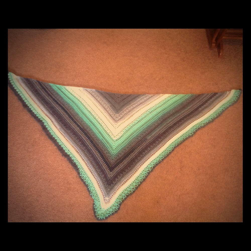 Handmade crochet triangle shawl- can make to order - Picture 1 of 1